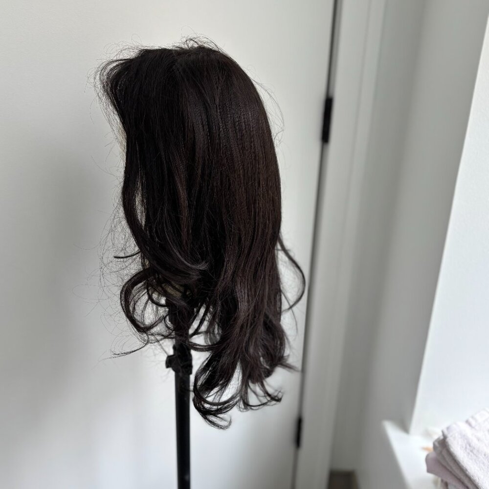 Natural Black Layered Women's Wig - Sleek Soft Waves